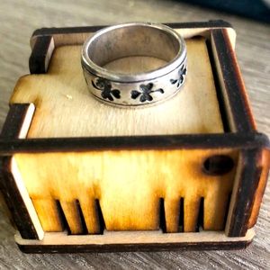 Shamrock silver ring